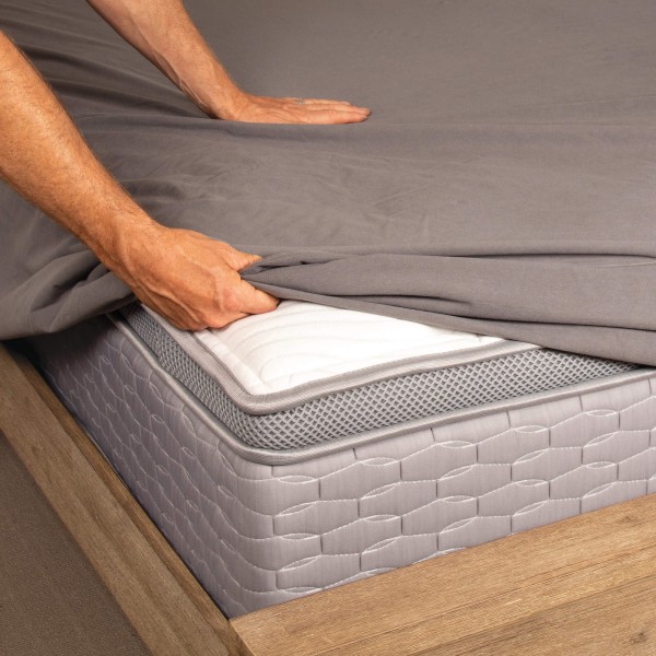 Conni Micro-Plush Waterproof Fitted Sheet Charcoal King 183cm x 203cm - Image 3