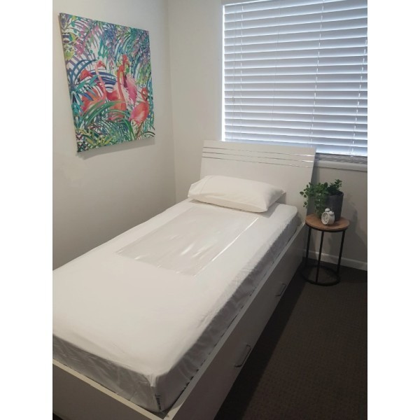 Wondersheet Plus Fitted Sheet Skinny Single 76cm x 203cm White 35cm Depth - Image 3